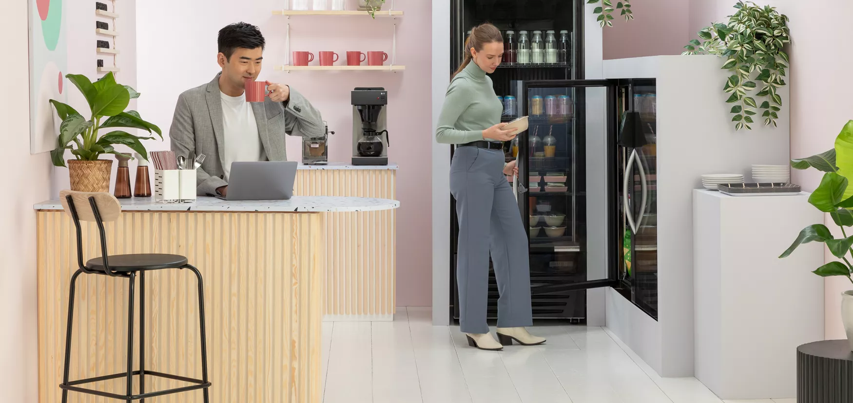 Kiosque intelligent Vendis Automate dans une salle de pause moderne